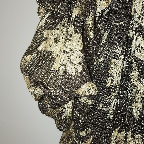 Metallic Gold Top with Puffed Sleeves and Tie Chiffon - Picture 6 of 9